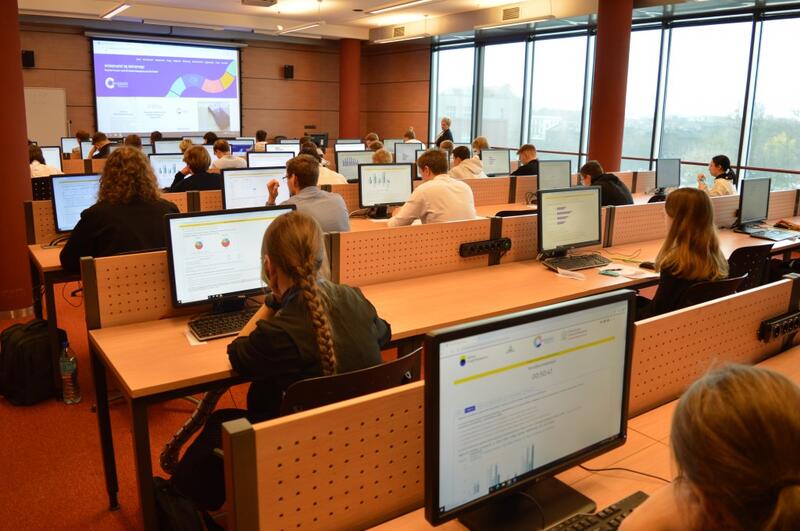 Powiększ obraz: Etap okręgowy IX edycji Ogólnopolskiej Olimpiady Statystycznej - zdjęcie 1
