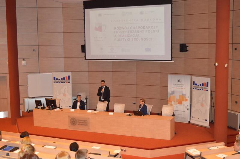 Powiększ obraz: Konferencja Naukowa - zdjęcie